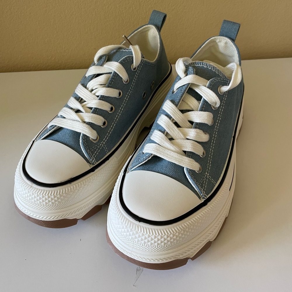 Platform sneakers light denim colored